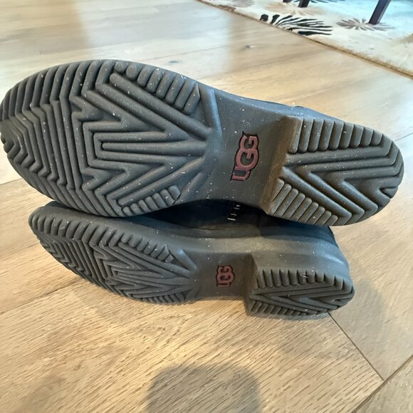 UGG Simmons Black Boot Size 7.5 - Picture 6 of 9